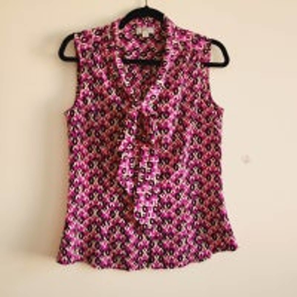 Tahari geometric print top size S